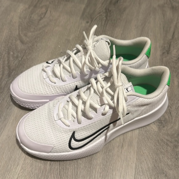 Nike Vapor - Picture 1 of 4